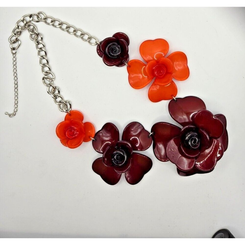 Maroon and Coral Color Resin Lucite Floral Statement Necklace Vintage  22 inches - Picture 7 of 8